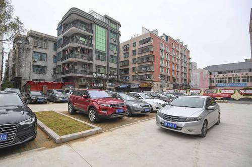 1607904641596353.jpg 人口廣場停車位.jpg