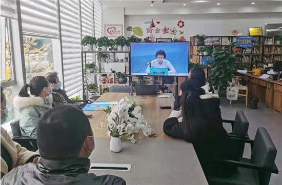 成都市首次創新以線上直播、連麥互動的“線上云聯動”形式,在全市掀起憲法學習宣傳教育的熱潮。成都市金牛區司法局供圖