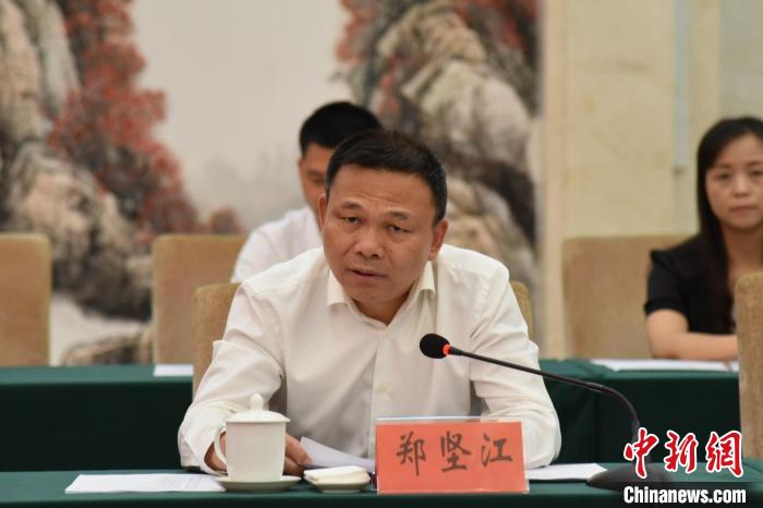 全國人大代表鄭堅江:關注“老幼”未來生活通過稅收手段鼓勵生育